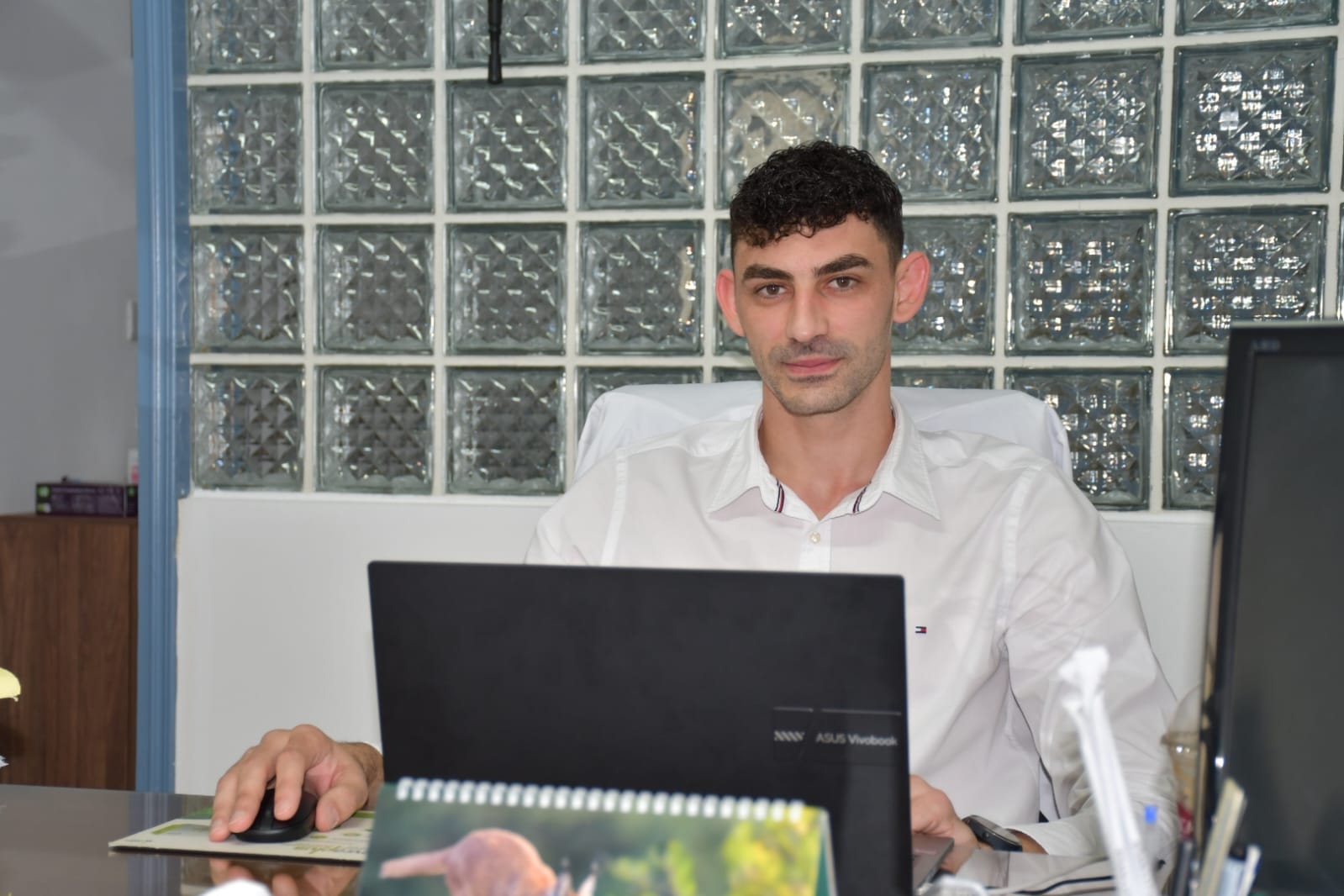 Νικόλας Ελευθερίου - Κλινικός Διαιτολόγος στο γραφείο του